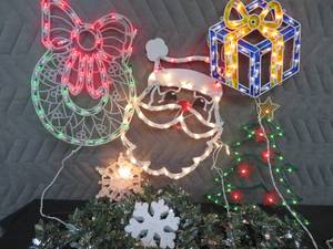 4 RETRO CHRISTMAS LIGHTED WINDOW HANGINGS PLUS
