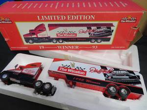COLLECTABLE DIE CAST THE WINSTON DALE EARNHARDT LIMITED EDITION