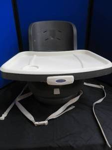 GRACO SWIVEL SEAT HIGH CHAIR