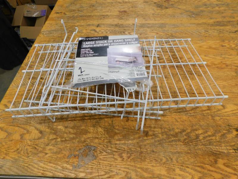 lot 30 image: Assorted wire shelf lot