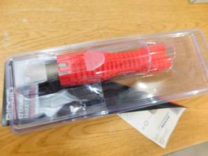 lot 106 image: RIDGID EZ Change Faucet Tool