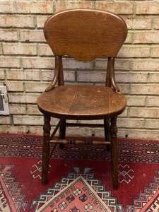 Small curvy chair
