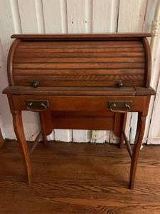Child Size Roll Top Desk