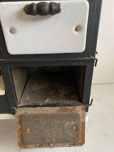Cast Iron Victorian Childrens Toy Stove