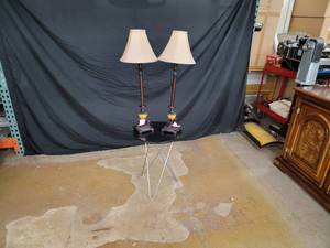 lot 359 image: Table and 2 Lamps 