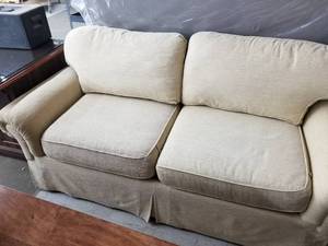 lot 320 image: Love Seat