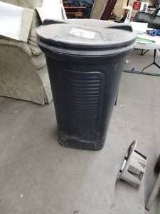 lot 335 image: 45 Gallon Trash Can