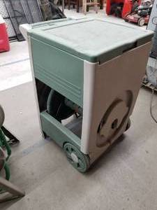 lot 333 image: Ames Reel Easy Hose Reel