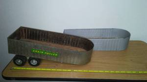 lot 5 image: 2 Grain hauler trailers, see pics.