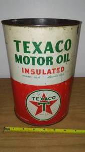 lot 8 image: Texaco 5 quart Oil Can.
