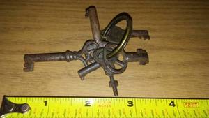 lot 38 image: Skeleton keys (6). Some unique.