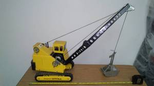 lot 55 image: Tonka mighty Tonka crane and bucket- complete.
