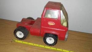 lot 61 image: Vintage Tonka truck- semi.