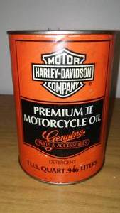 lot 121 image: Harley-Davidson motorcycle oil, quart- full.