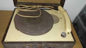lot 138 image: Portable vintage record player
