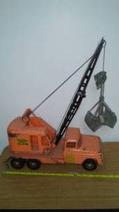 lot 184 image: State highway department mobile clam crane- Tonka.