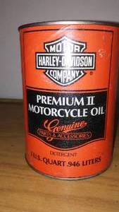 lot 192 image: Harley-Davidson motor oil quart- fall.