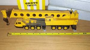 lot 211 image: Grove TM 1275 crane.