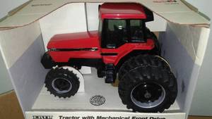 lot 215 image: ERTL case IH 7140 tractor