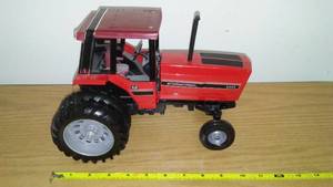 lot 217 image: IH 5288 tractor. Excellent, first edition K. C. 9 - 81.