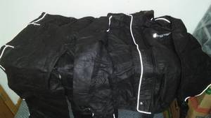 lot 219 image: FROGG TOGGS Rain jacket and pant set.