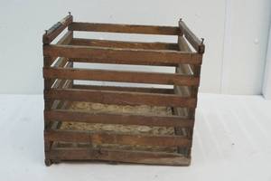 Vintage humpty Dumpty egg crate