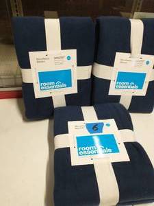 3 ROOM ESSENTIAL MICRFLEECE BLANKETS