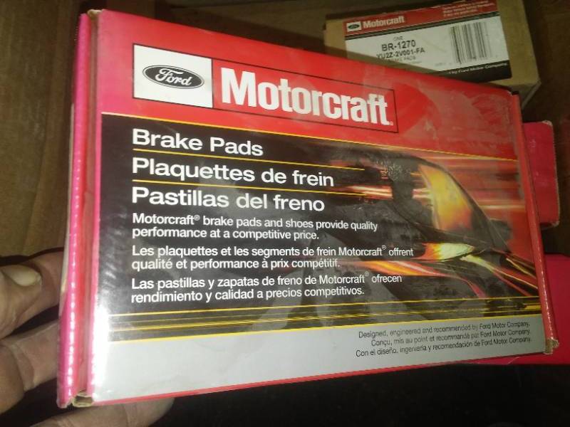 lot 192 image: Ford Brake Pads - 5 Pairs - See Description
