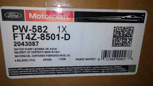 lot 349 image: Ford FT4Z-8501-D Pump Assembly - Water