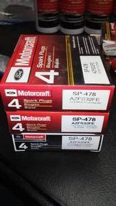 lot 402 image: Spark Plugs (12) SP 478