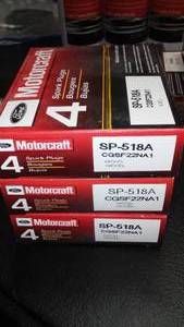 lot 403 image: Spark Plugs (12) SP 4518A