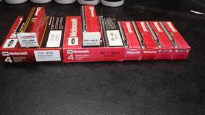lot 411 image: Spark Plug Variety - See pics for details
