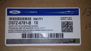 lot 490 image: Ford DS7Z-6781-B Engine Crankcase Cover Gasket Set