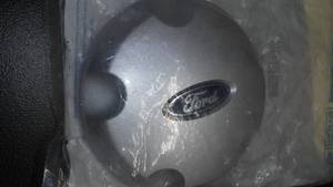 lot 88 image: Ford Center Cap
