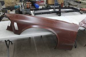 lot 391 image: Ford Mustang Driver and Passenger Fenders