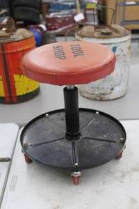 lot 416 image: Tool Shop Rolling Shop Stool
