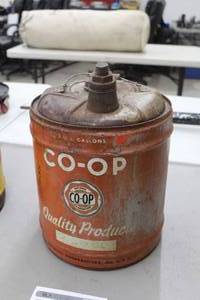lot 404 image: Metal Oil Can