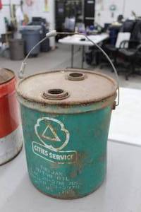 lot 408 image: Metal Oil Can