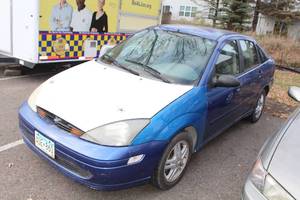 lot 385 image: 2004 Ford Focus SE Comfort with Zetec 4 Door Sedan