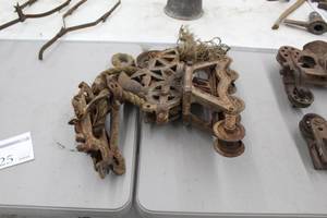 lot 425 image: Pulley Assembly