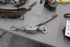 lot 450 image: American Gage and Mfg American Power Pull Hand Winch
