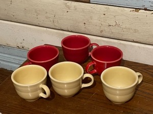 lot 10 image: Fiestaware Cups and Saucers