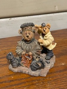 lot 15 image: Boyds Bears & Friends Collectibles (Lot of 10)