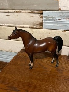 lot 30 image: Lot of 7 Plastic Horse Figures