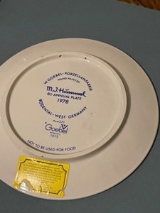 lot 45 image: MJ Hummel 1978 Plate