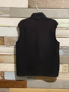 lot 52 image: Vest Columbia Mens L Black