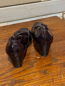 lot 56 image: Womens Ecco Dress Shoes