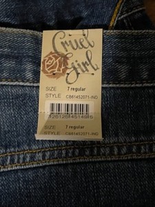 lot 101 image: Cruel Girl Dakota Relaxed Reg Jeans Size 7
