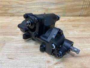 lot 21 image: 500 Series Steering Box (GM)
