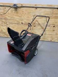 lot 11 image: YARD MACHINES 21 in. 123 cc Single-Stage Gas Snow Blower